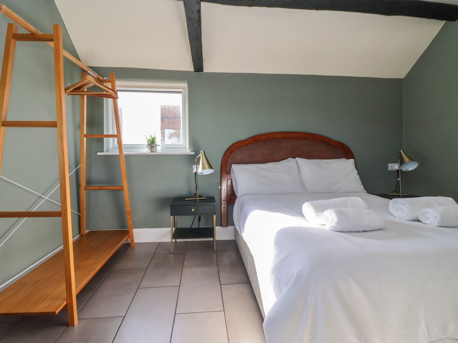 Cow Shed Cottage — photo 13
