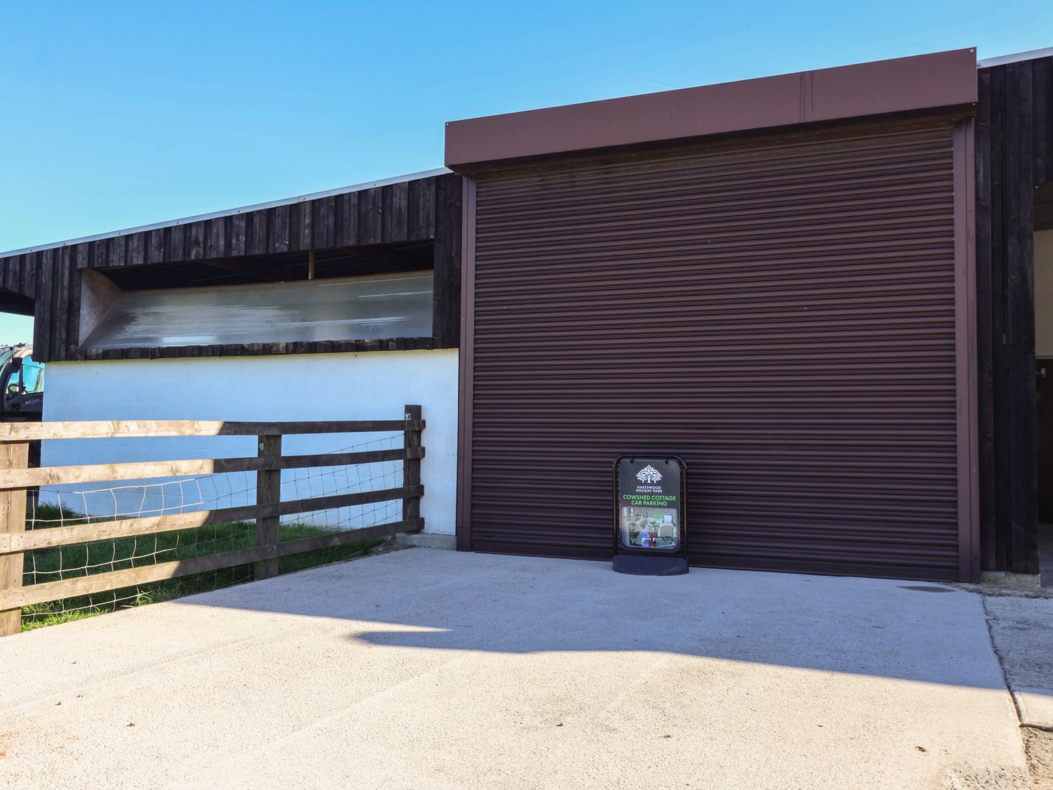 Cow Shed Cottage — photo 16
