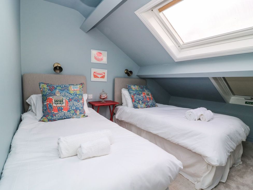 West Cottage — photo 11