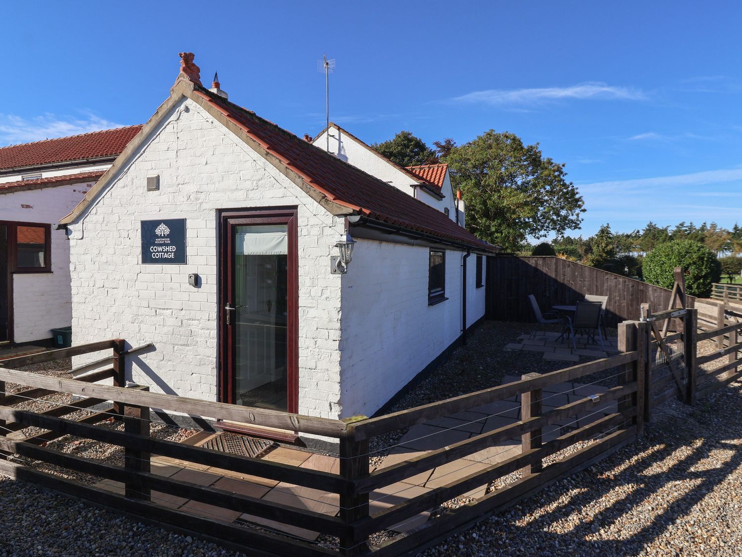 Cow Shed Cottage — photo 23